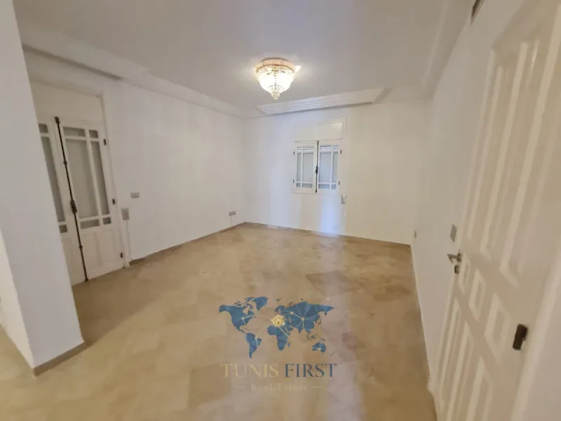 A Louer Villa Jumelée Vide à Cité EL Moez, La Marsa — Cite El Moez