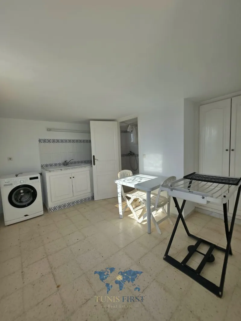 A Louer Etage de villa S+3 Meublé à La Marsa — Cite Erriadh