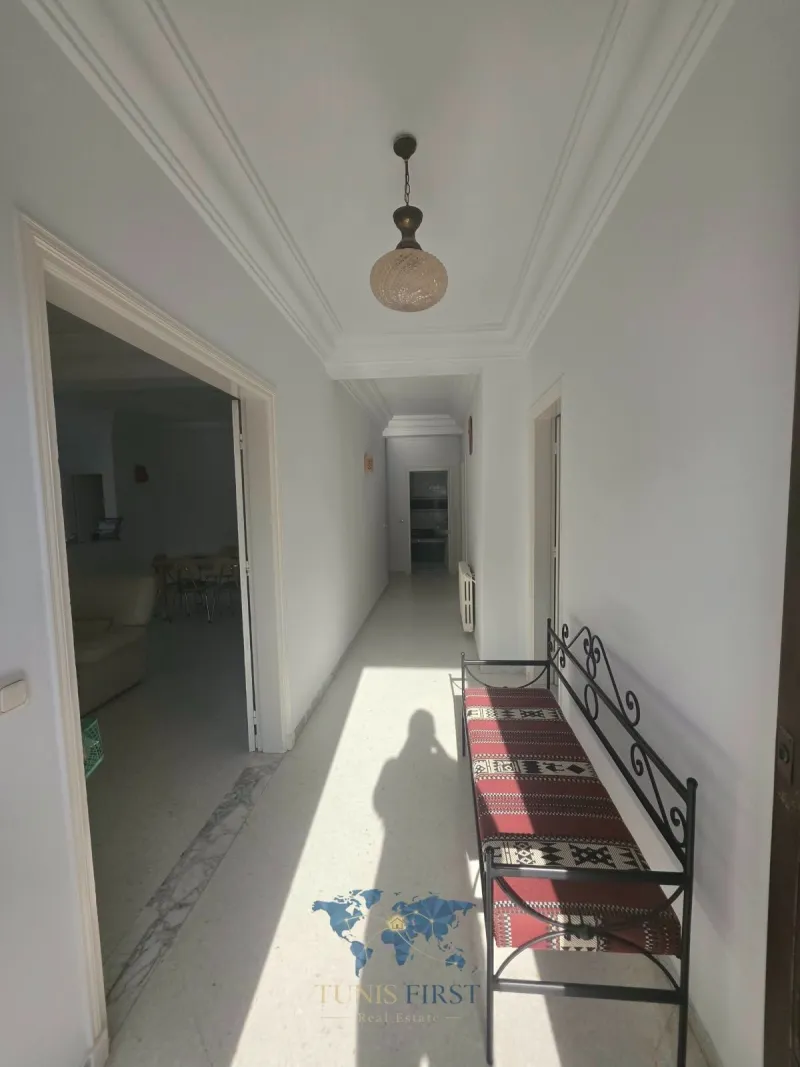 A Louer Etage de villa S+3 Meublé à La Marsa — Cite Erriadh
