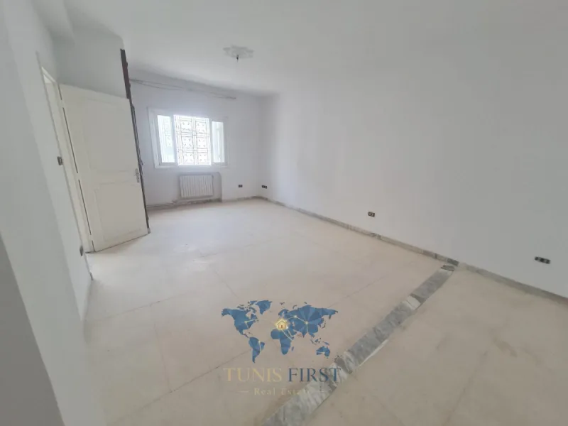 A Louer Appartement S+2 Vide à Cité des Juges, La Marsa — Cite Des Juges 2