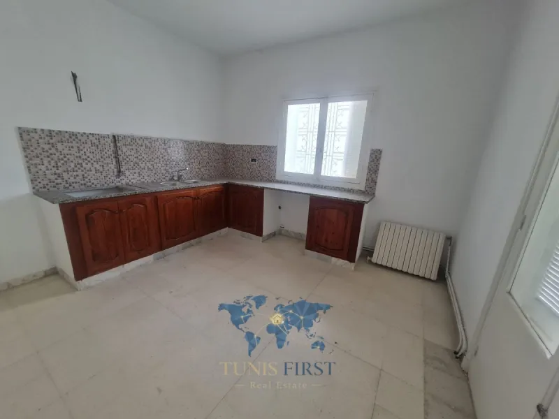 A Louer Appartement S+2 Vide à Cité des Juges, La Marsa — Cite Des Juges 2