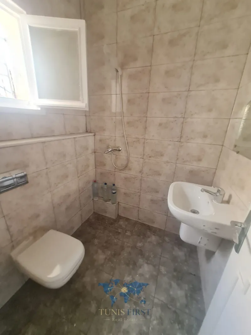 A Louer Appartement S+2 Vide à Cité des Juges, La Marsa — Cite Des Juges 2