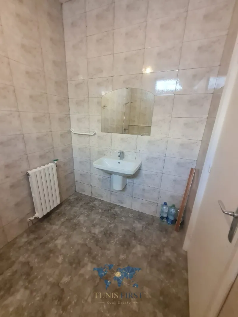 A Louer Appartement S+2 Vide à Cité des Juges, La Marsa — Cite Des Juges 2