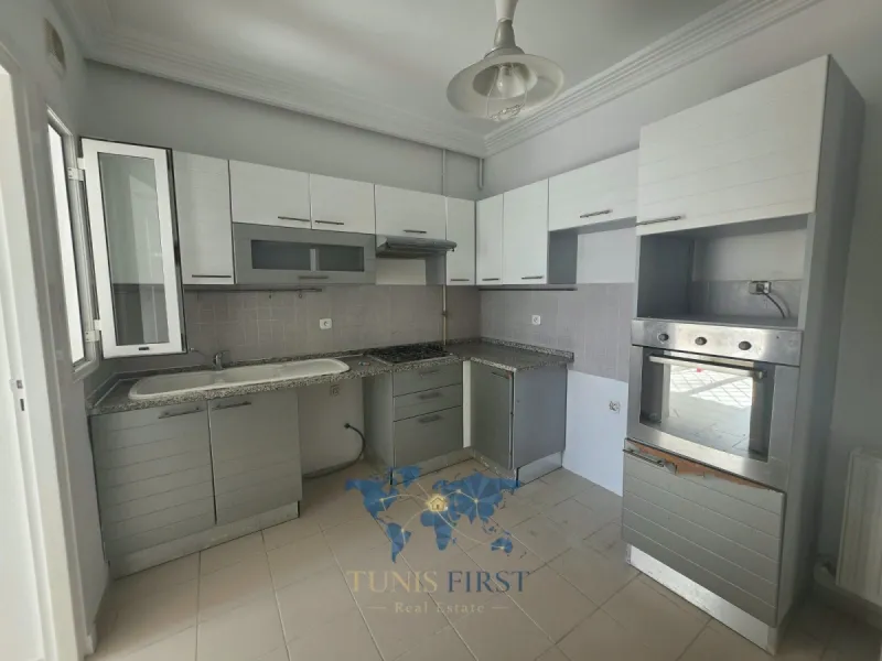 A vendre appartement S+2  à Cité EL Khalil, La Marsa — Cite El Khalil