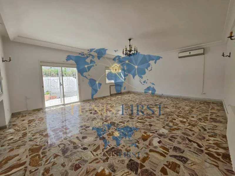 À Vendre Rez-de-chaussée de villa S+3 à La Marsa Ennassim — Marsa Ennassim