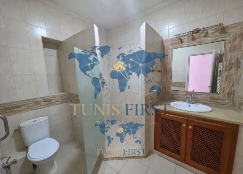 À Vendre Rez-de-chaussée de villa S+3 à La Marsa Ennassim — Marsa Ennassim