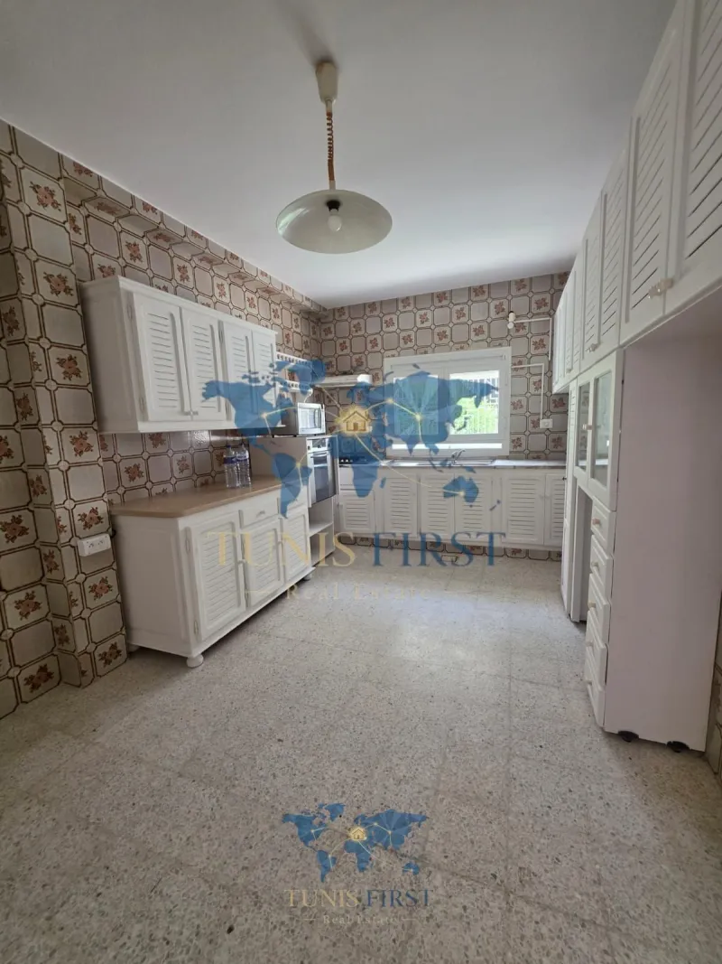 À Vendre Rez-de-chaussée de villa S+3 à La Marsa Ennassim — Marsa Ennassim