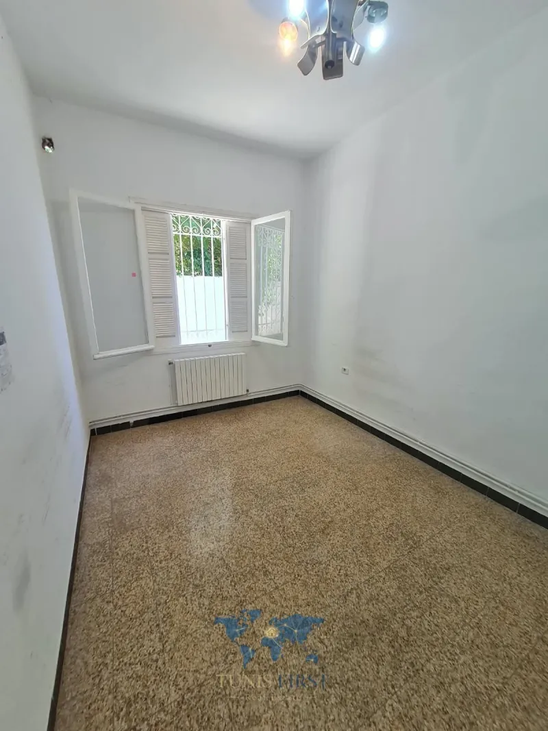 À Louer Rez-de-chaussée de villa S+4 à Mutuelle Ville — Mutuelle Ville