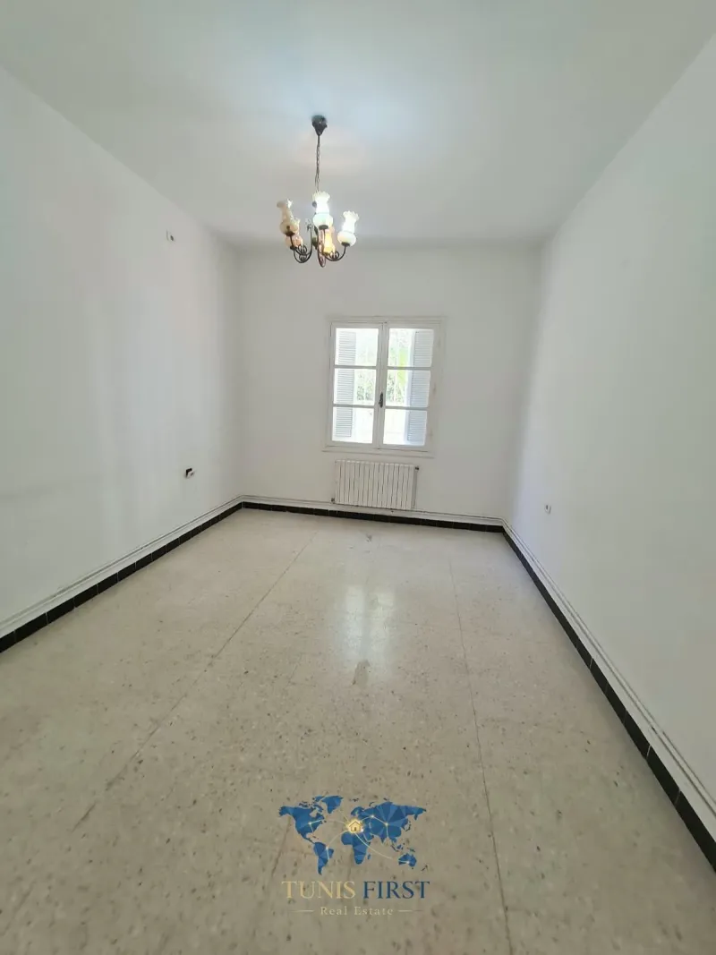 À Louer RDC de Villa à usage bureautique à Mutuelle Ville — Mutuelle Ville