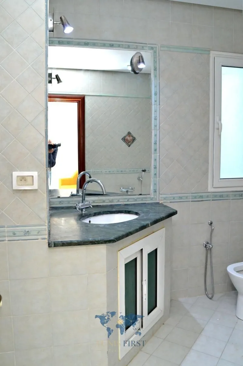A louer Appartement S+3 meublé pour courte durée à La Marsa Sidi Abdlaziz — Sidi abdelaziz