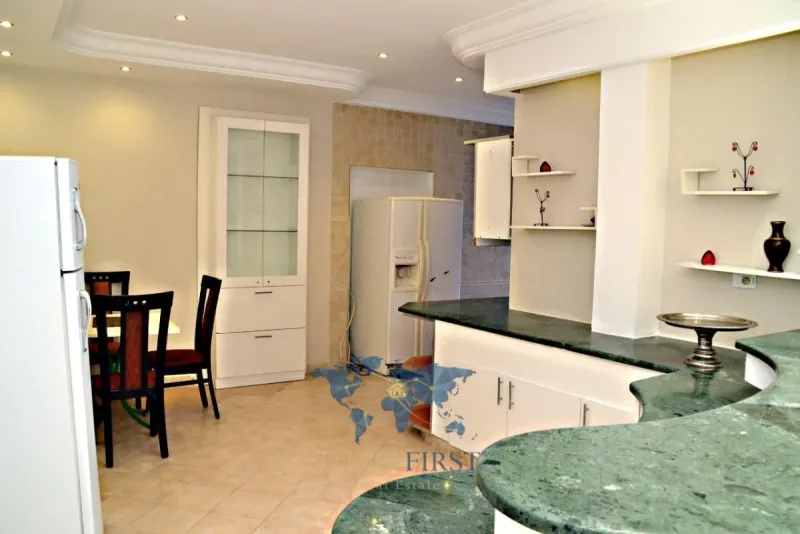 A louer Appartement S+3 meublé pour courte durée à La Marsa Sidi Abdlaziz — Sidi abdelaziz