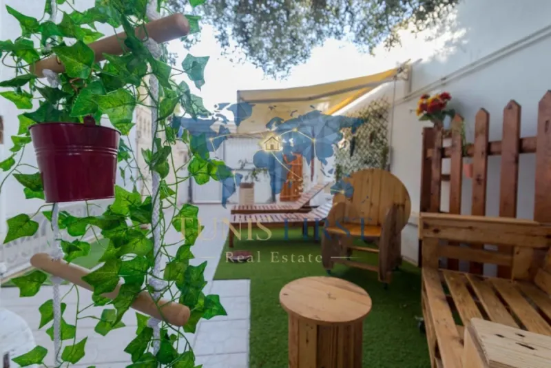 A louer un rez de jardin S+2 meublé à Marsa Corniche — Marsa plage