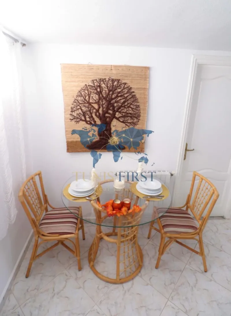 A louer un rez de jardin S+2 meublé à Marsa Corniche — Marsa plage