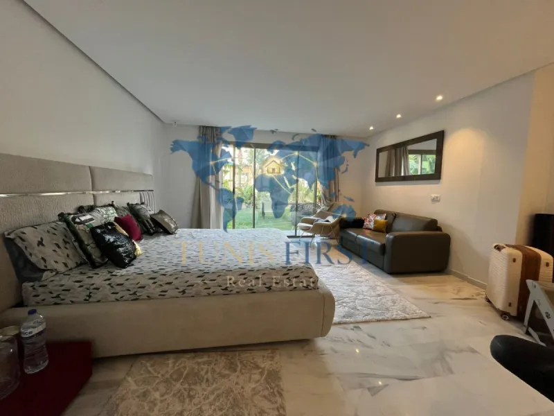 A vendre appartement S+2 avec jardins et piscine à Gammarth — Gammarth