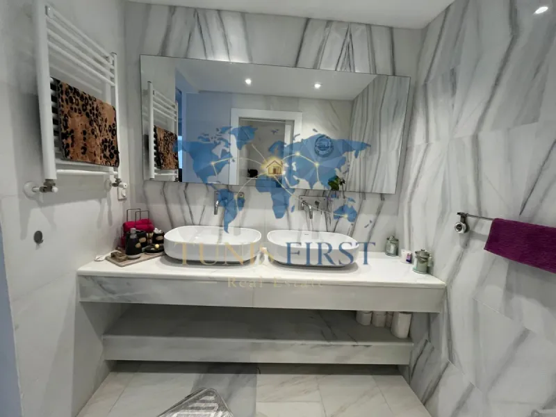 A vendre appartement S+2 avec jardins et piscine à Gammarth — Gammarth