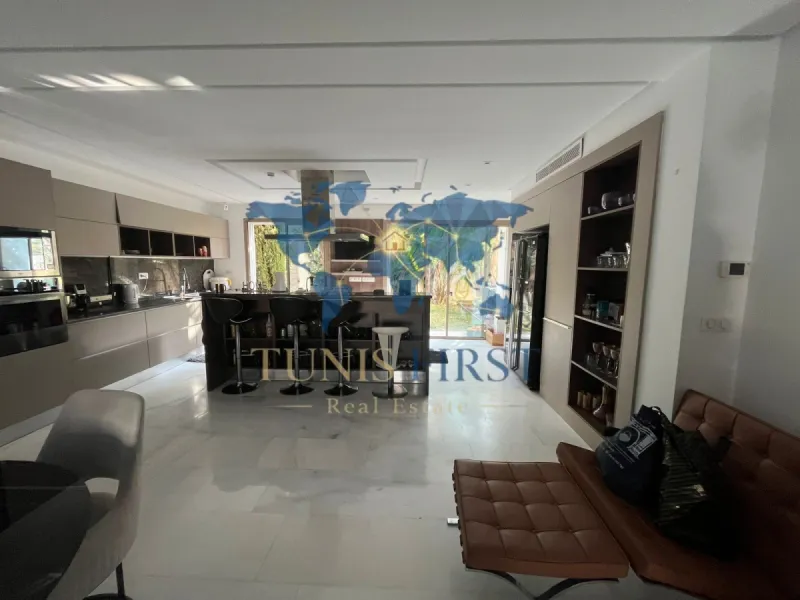 For sale: S+2 apartment with gardens and pool in Gammarth — Gammarth