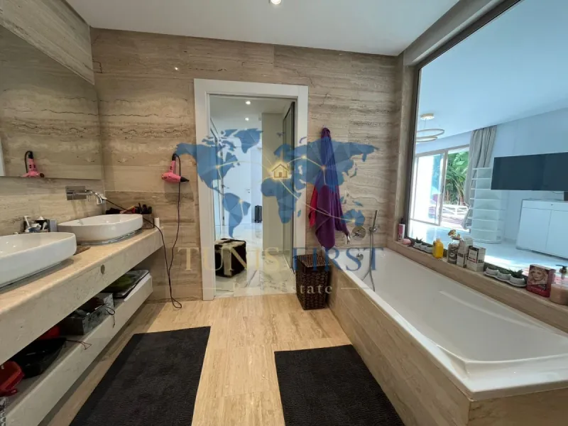 A vendre appartement S+2 avec jardins et piscine à Gammarth — Gammarth