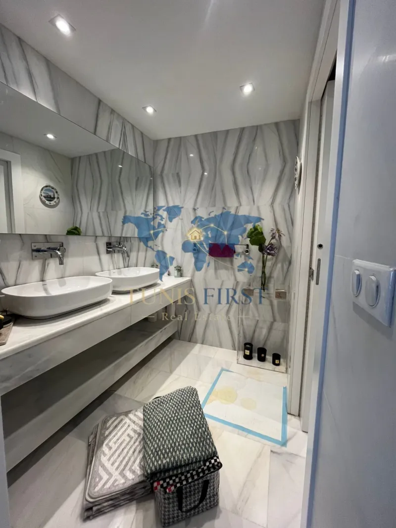 A vendre appartement S+2 avec jardins et piscine à Gammarth — Gammarth