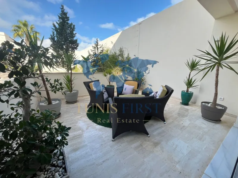 A vendre appartement S+2 avec jardins et piscine à Gammarth — Gammarth