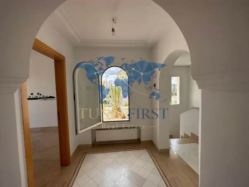 A louer Villa S+4 à Gammarth — Gammarth
