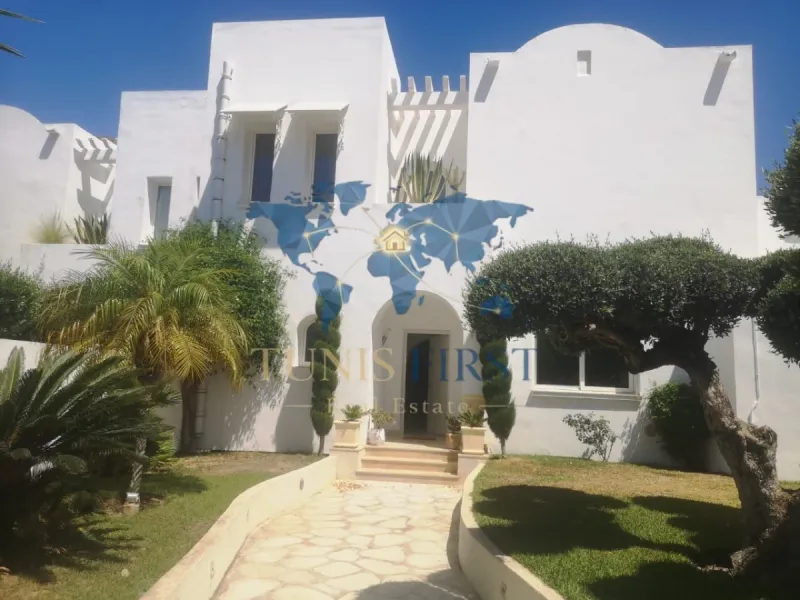 A louer Villa S+4 à Gammarth — Gammarth