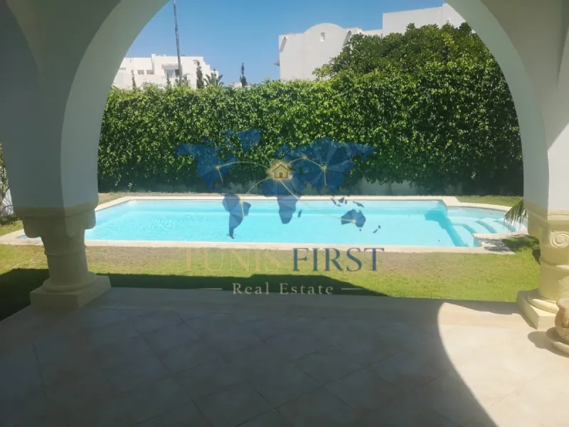 A louer Villa S+4 à Gammarth — Gammarth