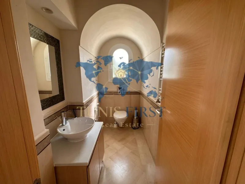 A louer Villa S+4 à Gammarth — Gammarth