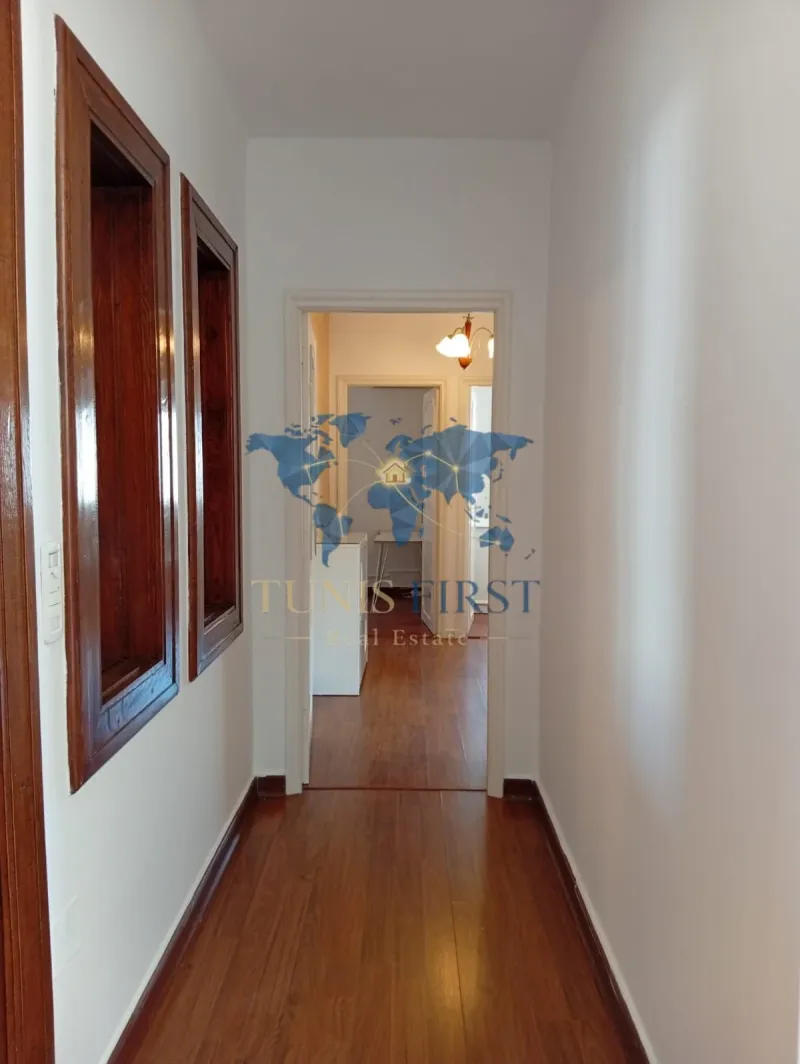 A louer etage de villa S+3 meublé avec jardin à la marsa — Marsa Ennassim