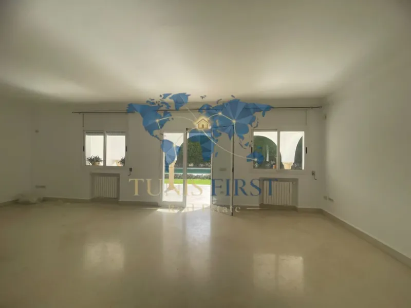 A vendre Villa S+6 à La Marsa — La Marsa