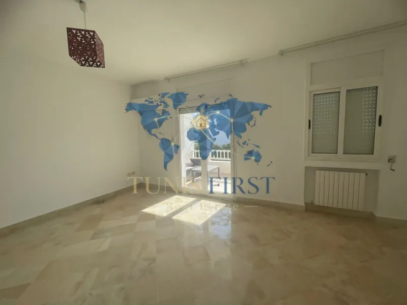 A vendre Villa S+6 à La Marsa — La Marsa