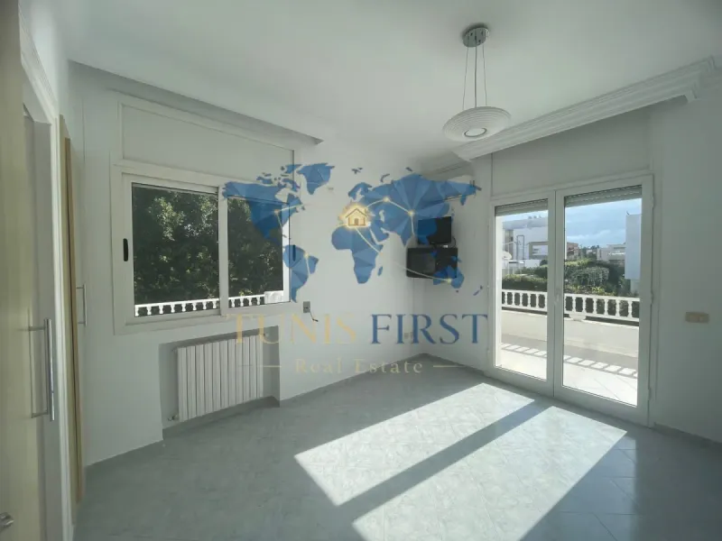 A vendre Villa S+6 à La Marsa — La Marsa