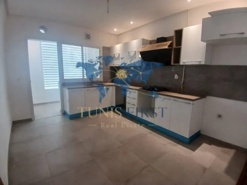 A vendre appartement S+2  à Gammarth — Gammarth