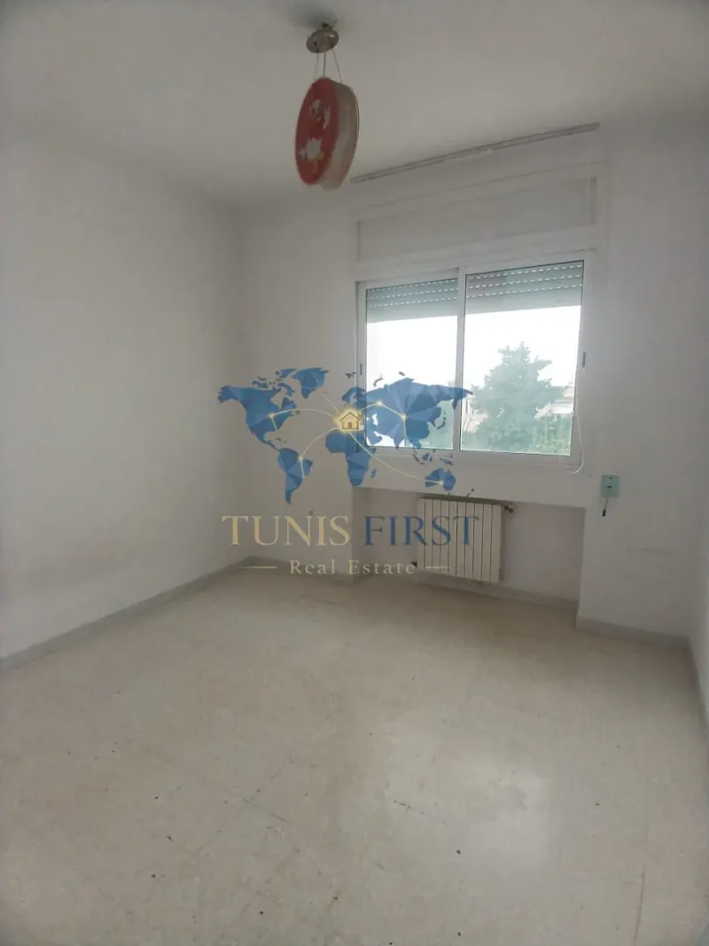 A louer duplex S+3 à La Marsa — Cité les pins - El Maalaga