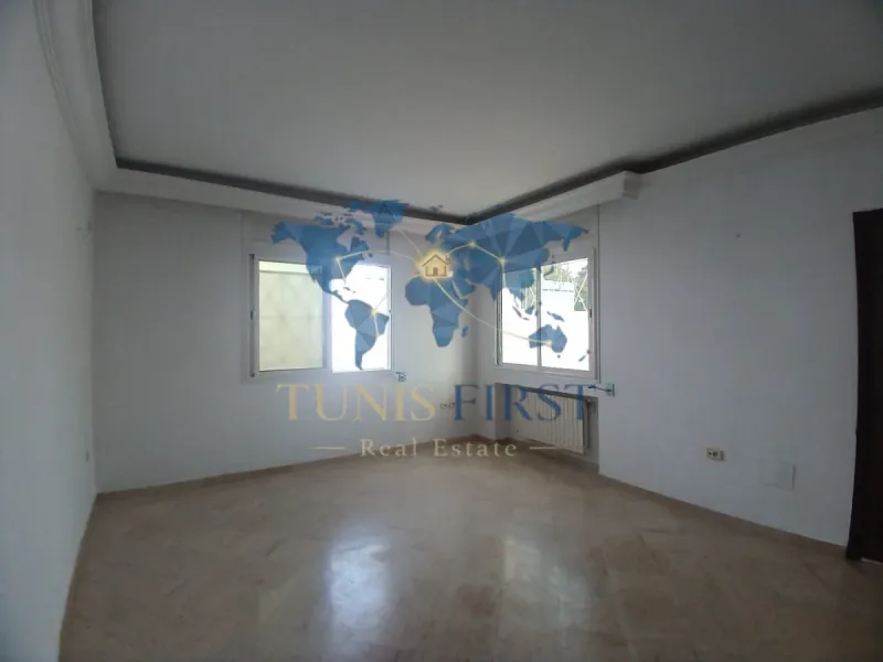 A louer duplex S+3 à La Marsa — Cité les pins - El Maalaga