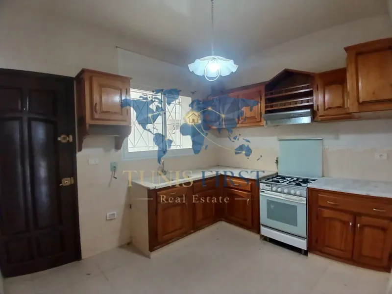 A louer duplex S+3 à La Marsa — Cité les pins - El Maalaga
