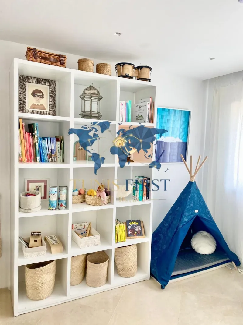 A louer un Duplex S+3 avec terrasse à la Marsa — Marsa ville