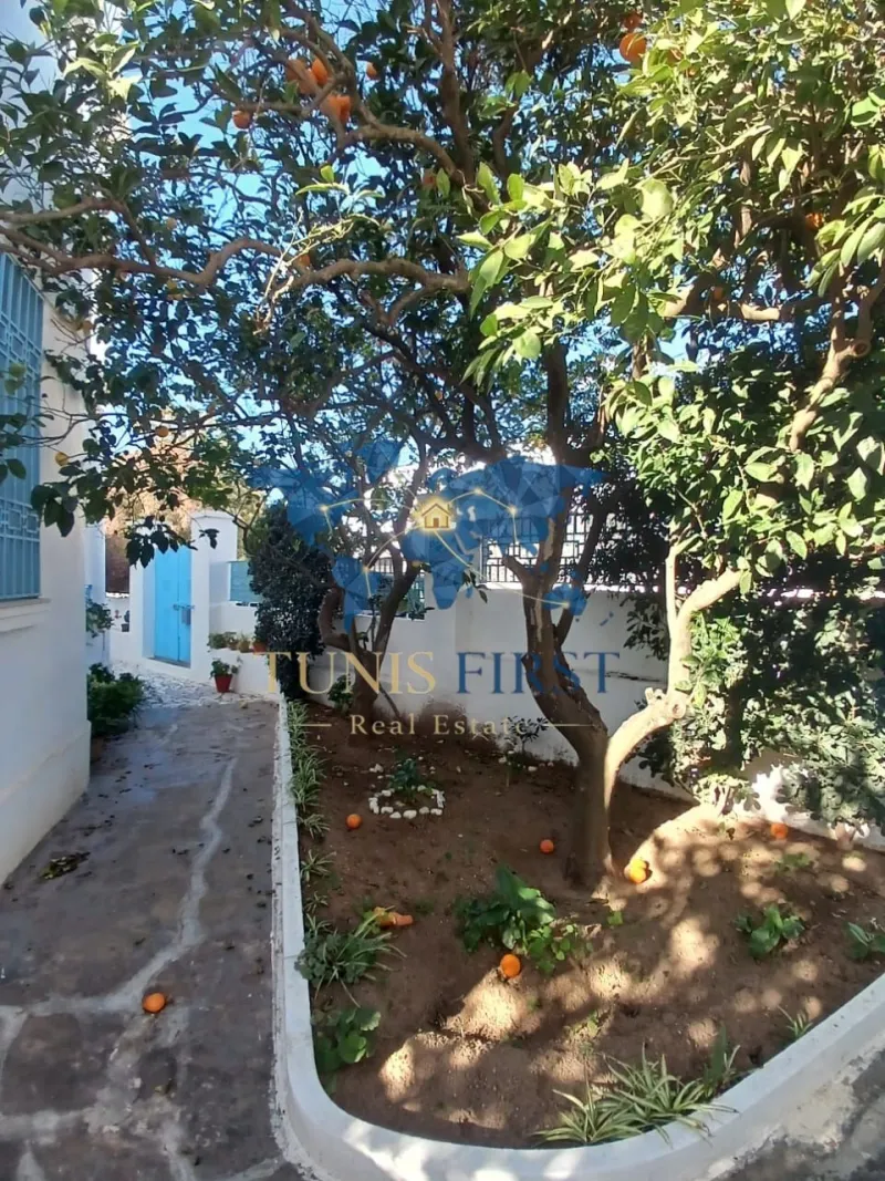 A louer etage de villa S+3 à Marsa corniche²