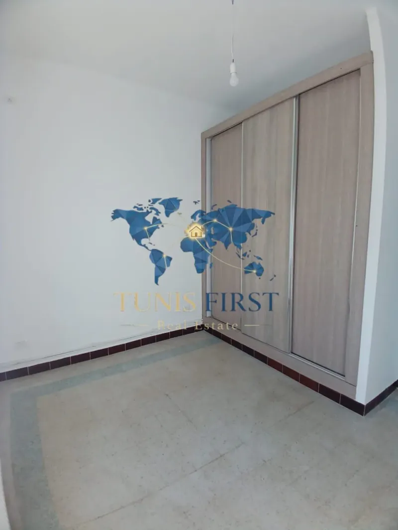 A louer etage de villa S+3 à Marsa corniche² — Marsa corniche