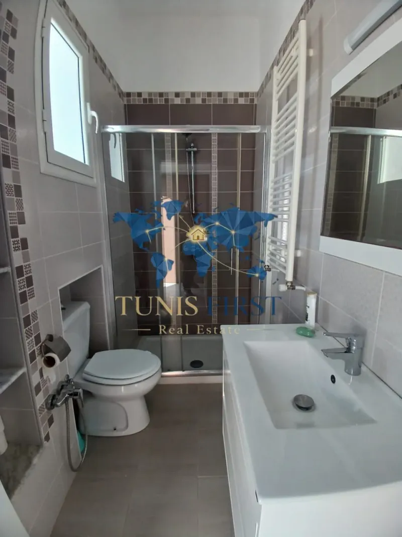 A louer etage de villa S+3 à Marsa corniche² — Marsa corniche