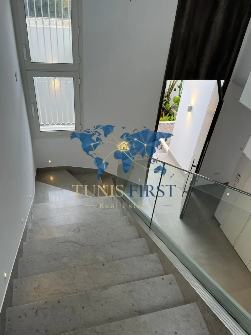 A louer une villa s+4 à Gammarth — Gammarth