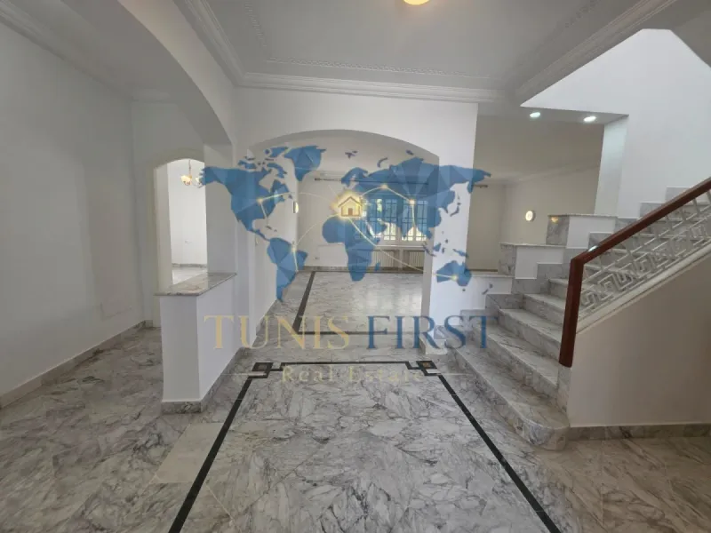 A vendre magnifique Villa à cité les pins