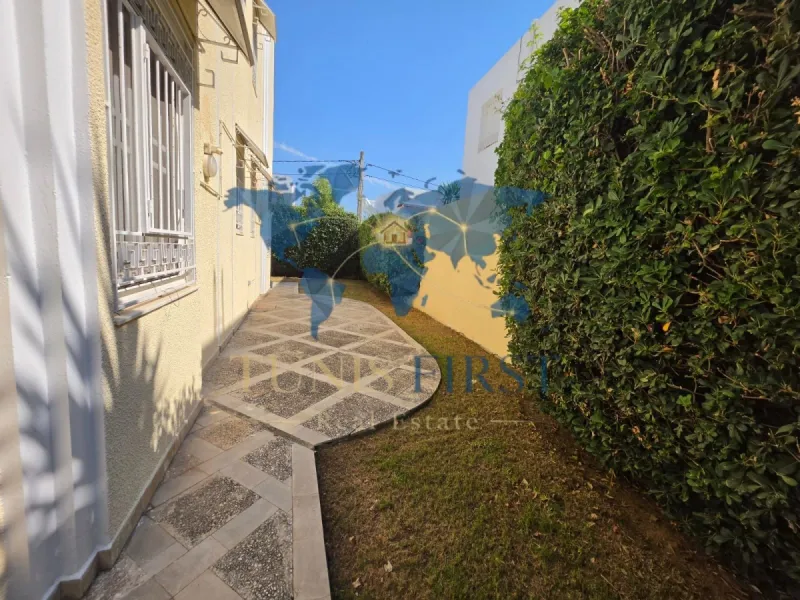 للبيع: فيلا رائعة في سيتي لي بان — Cité les pins - El Maalaga
