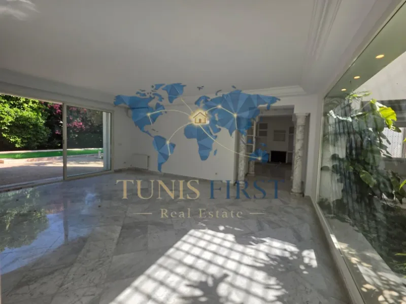A louer villa d'exception avec jardin et piscine à Carthage — Carthage