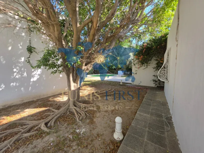 A louer villa d'exception avec jardin et piscine à Carthage — Carthage