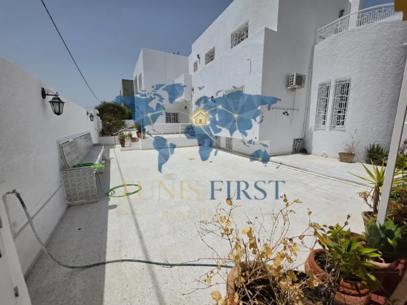 A louer un rez de chaussée de villa S+3 à La Marsa