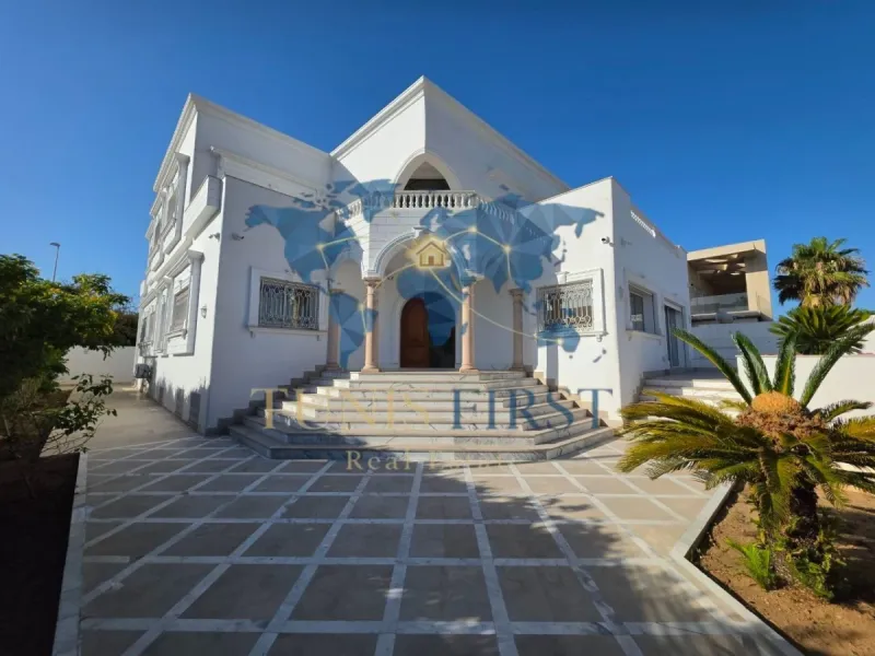 A Louer Majestueuse villa aux Berges du Lac