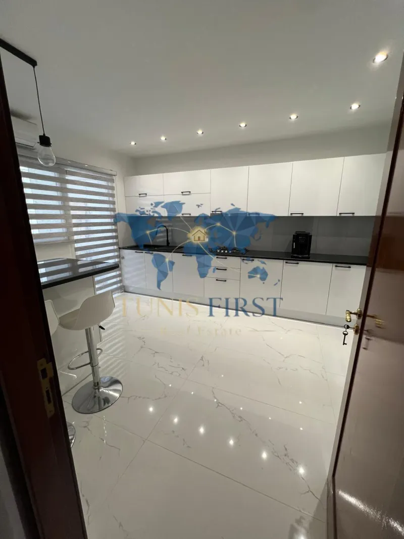 A Louer Appartement S3 Meublé à La Marsa — Cite Bhar Lazreg