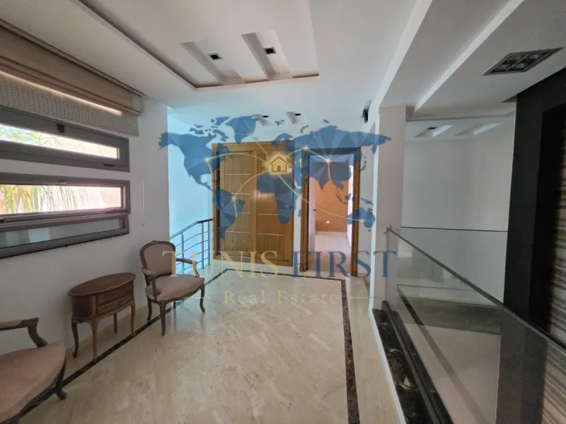 A Louer Grandiose Villa avec piscine Meublé à La Marsa — Marsa Ennassim