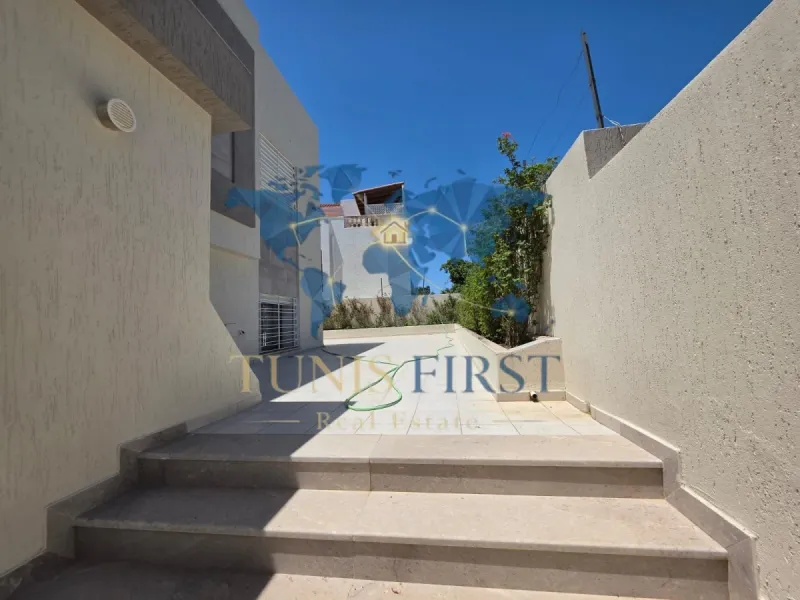 A Louer Grandiose Villa avec piscine Meublé à La Marsa — Marsa Ennassim