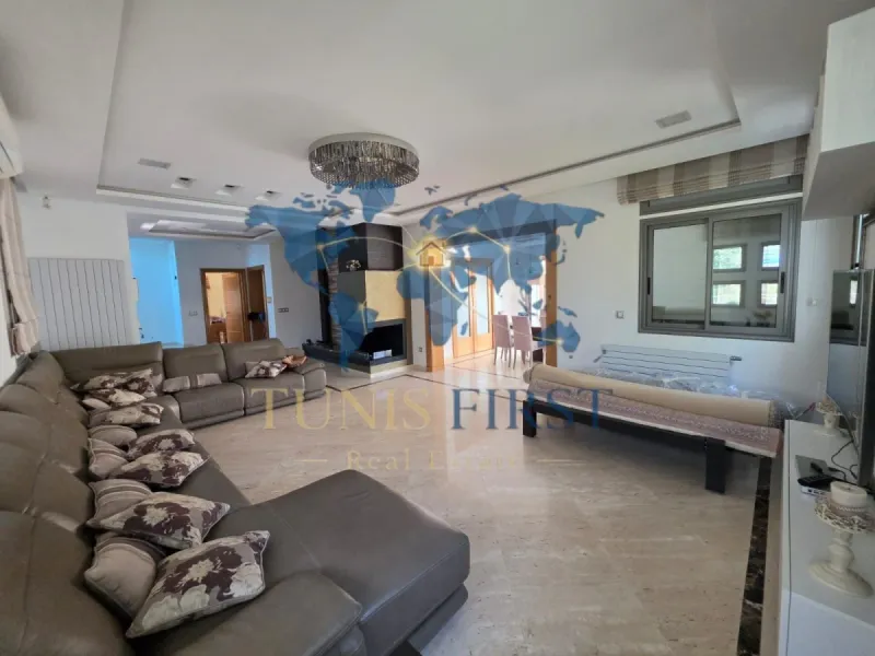 A Louer Grandiose Villa avec piscine Meublé à La Marsa — Marsa Ennassim